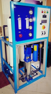 دستگاه آب شیرین کن صنعتی با ظرفیت 5000 لیتر در شبانه روز